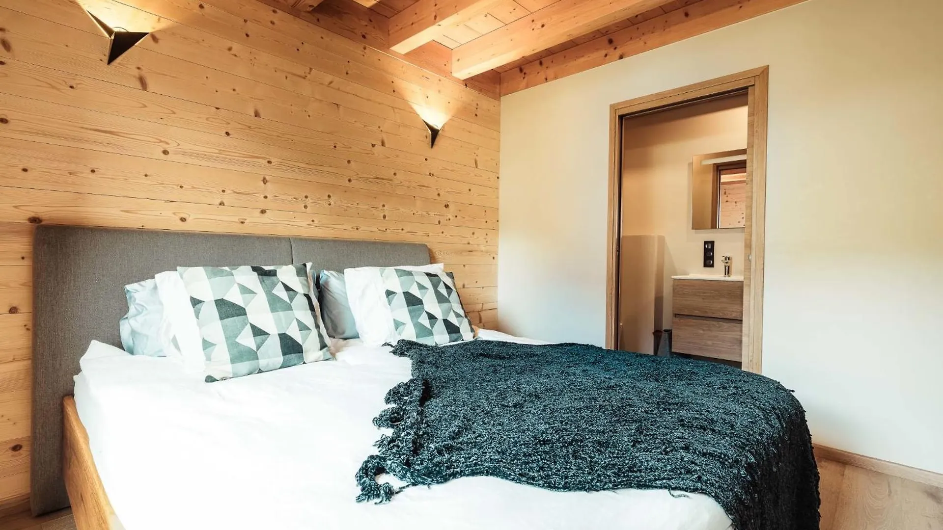 Le Chalet Des Belles - A Brand New Half-Chalet Perfect For A Family Break Praz-sur-Arly